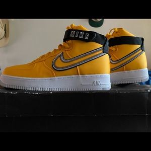 University Yellow AIR FORCE 1 HIGH '07 LV8
